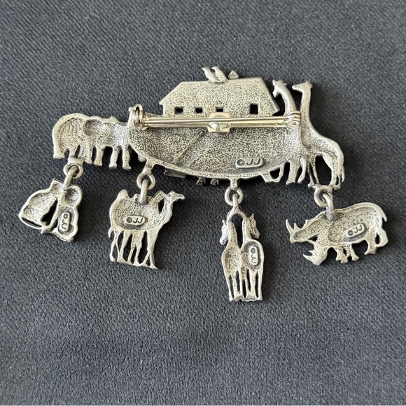 Silver Toned Noah's Ark Brooch with Animal Charms - Picture 2 of 3